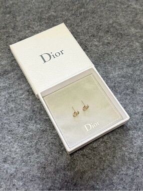 🚩steal Dior Gold Disc Stud Earrings in White and Gold Box